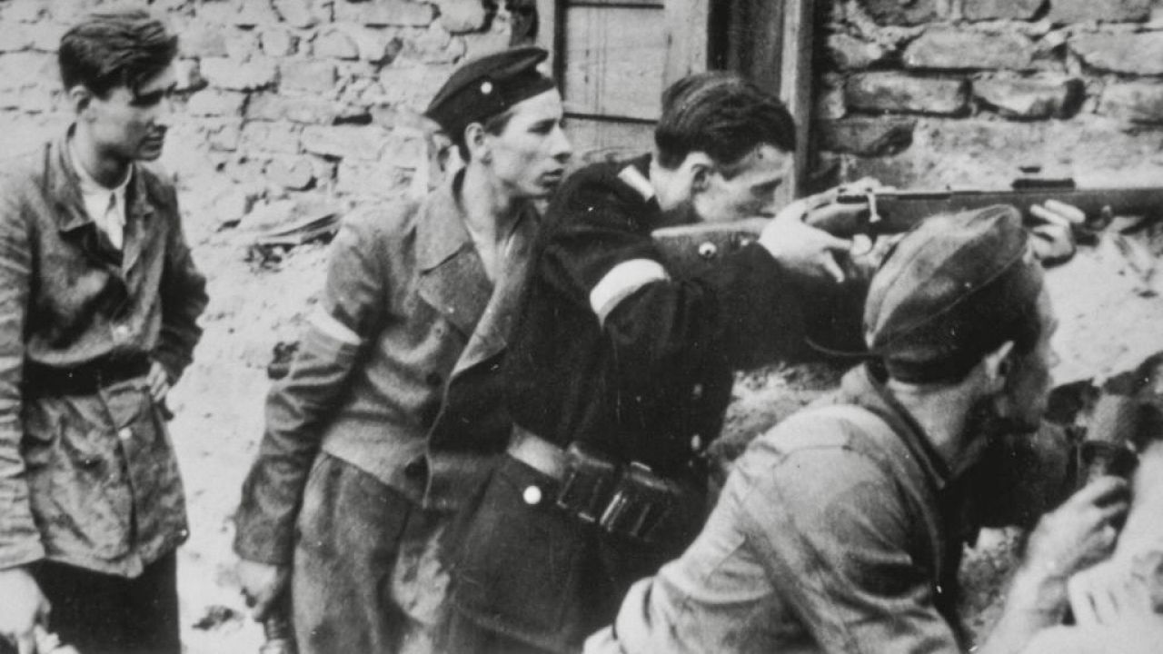 Żołnierze AK, walczący z Niemcami, skazywani przez władze PRL za rzekomą współpracę z okupantem (fot. Hulton Archive/Getty Images)