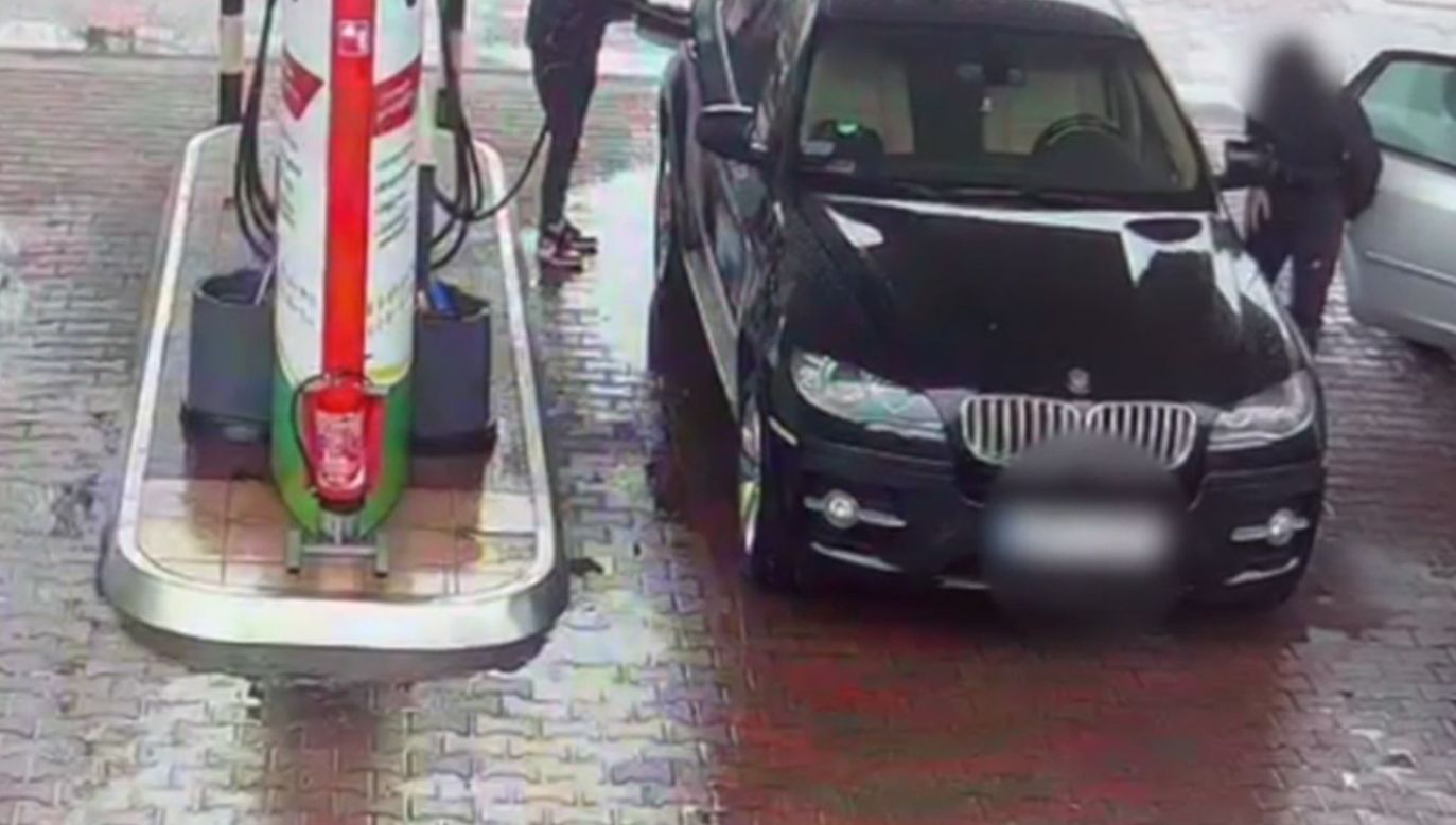Do kradzieży doszło na stacji benzynowej (fot. Komenda Powiatowa Policji w Piasecznie)