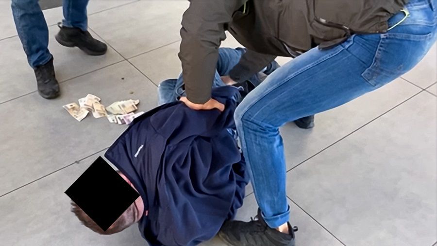 Rozbito grupę przestępczą zajmującą się sutenerstwem. Kierował nią mieszkaniec Poznania (fot. CBŚP)