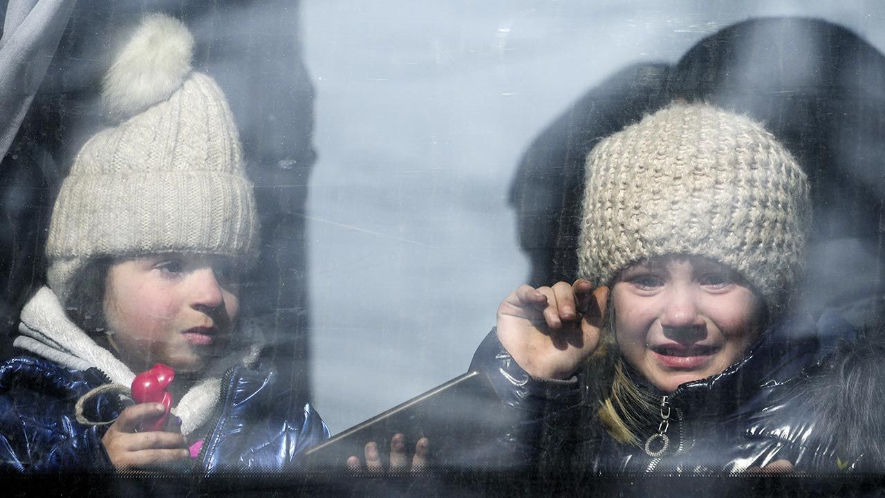 Do Rosji mogło zostać wywiezionych nielegalnie  nawet ponad 150 tys. dzieci z Ukrainy (fot. Stringer/Anadolu Agency via Getty Images/zdjęcie ilustracyjne)