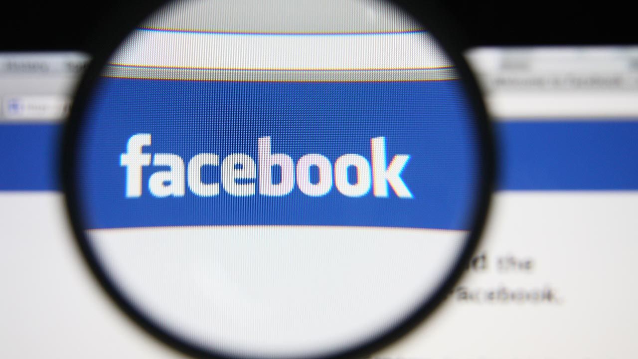 Facebook zdjął zakaz reklamy politycznej i społecznej w USA (fot. Shutterstock/Gil C) Facebook zdjął zakaz reklamy politycznej i społecznej w USA (fot. Shutterstock/Gil C)